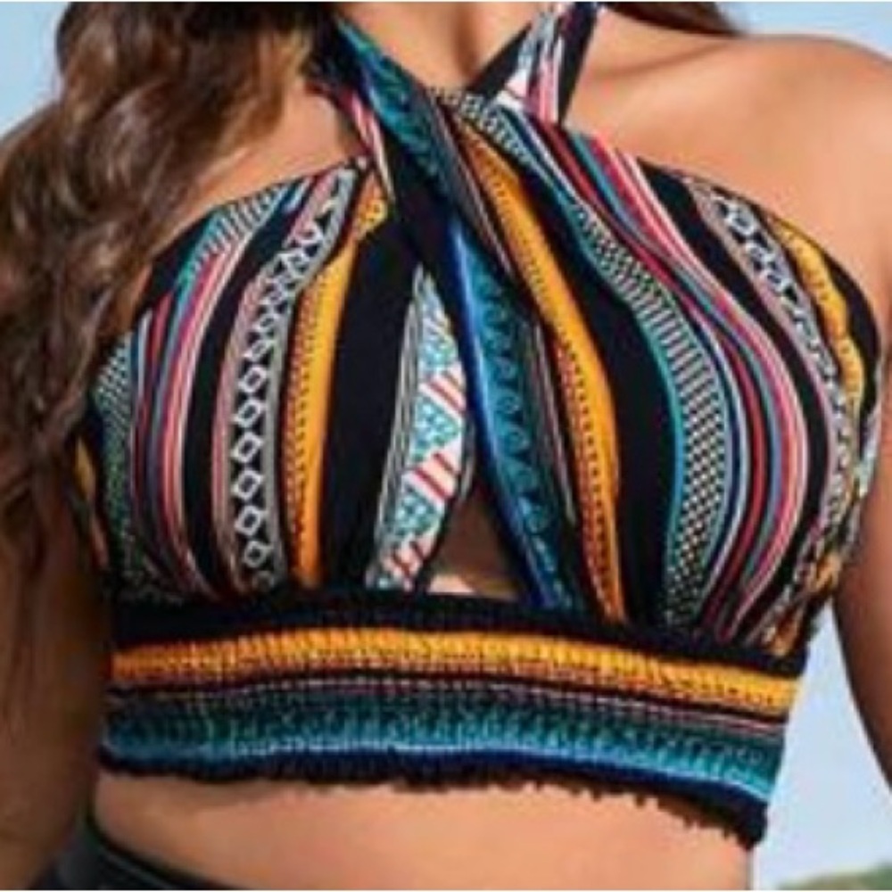 SHEIN Multicolor Striped Halter Crop Top